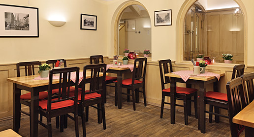 Gemütliche Stuben und Räumlichkeiten beim Schnitzelwirt München